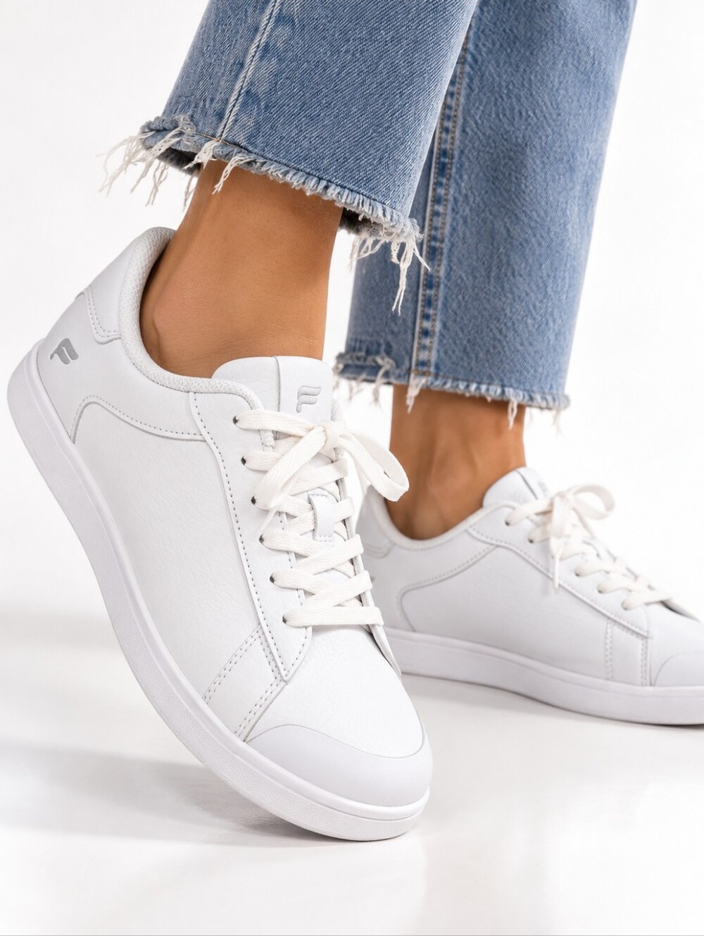 Fabletics Lifestyle Sneakers White Low Top Women’s 7.5 NWT